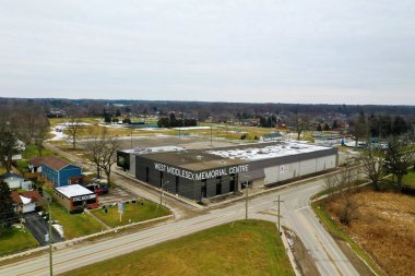 Strathroy, Ontario, Kanada - 12 Kasım 2021: Strathroy, Ontario, Kanada 'daki Batı Middlesex Anıt Merkezi