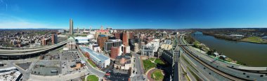Güzel bir günde Albany, New York, ABD 'nin hava manzarası.