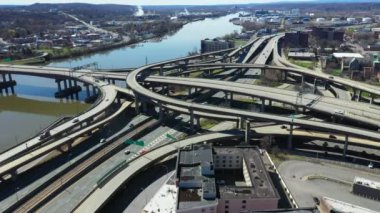 Albany, New York 4K 'da yoğun otoyol havası.