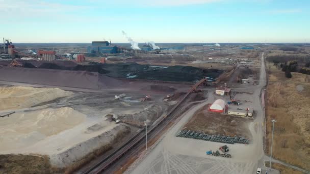 2021年11月3日カナダ オンタリオ州ナチコーク近くのStelco Lake Erie Worksの空中写真編集4K — ストック動画