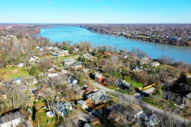 Queenston, Ontario, Kanada 'nın Niagara Nehri kıyısındaki hava manzarası