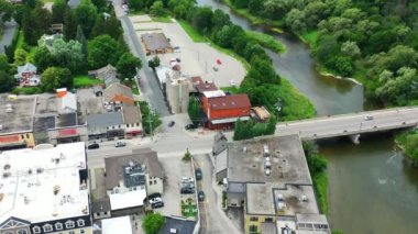 St. Jacobs, Ontario, Kanada 'nın havadan görüntüsü 4K