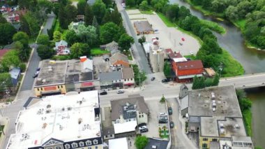 St. Jacobs, Ontario, Kanada 'da bir bahar sabahı 4K
