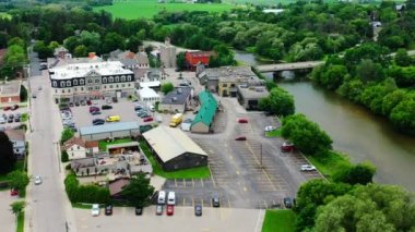 St. Jacobs, Ontario 'nun havadan görünüşü, Kanada şehir merkezi 4K