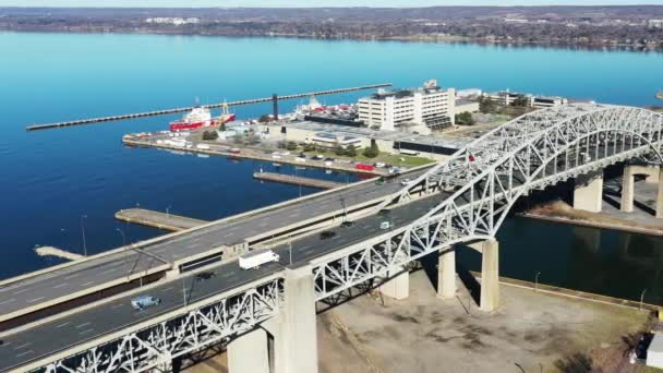 加拿大安大略省伯灵顿天桥的空中平台4K — 图库视频影像
