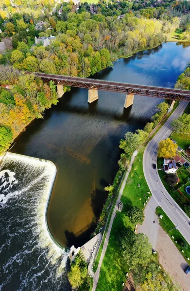 Antenn Vertikal Paris Ontario Kanada Järnvägsbro Och Damm — Stockfoto