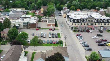 St. Jacobs, Ontario, Kanada 'nın hava manzarası 4K ilkbaharında