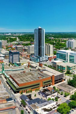 İlkbaharda Kanada, Ontario, Kitchener 'ın dikey havası.