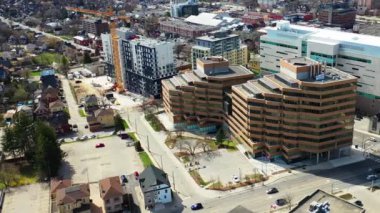 4K ilkbaharının sonlarında Ontario, Kanada 'da bulunan Kitchener Havalimanı.