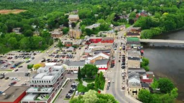 Paris, Ontario, Kanada 4k 'nin hava zoom' u