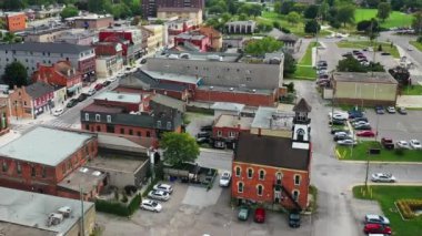 Thorold, Ontario, Kanada 4K 'nın havadan görüntüsü