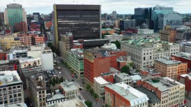 Montreal, Quebec 'in hava zoom' u, Kanada şehir merkezi 4K