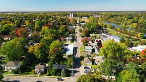 Красочный Аэродинамический Гиперлэпс Уотерфорда Онтарио Канада Осенью — стоковое видео