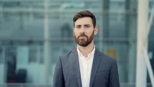 Close Portrait Happy Bearded Caucasian Business Man Looking Camera Face — Stock Video