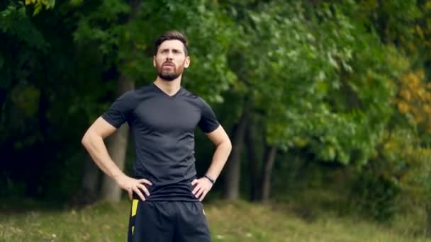Giovane Atleta Adulto Mentre Jogging Lesione Toracica Grave Dolore Infarto — Video Stock