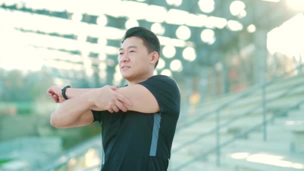 Sport Homme Asiatique Ont Des Douleurs Épaule Blessure Fitness Sportif — Video