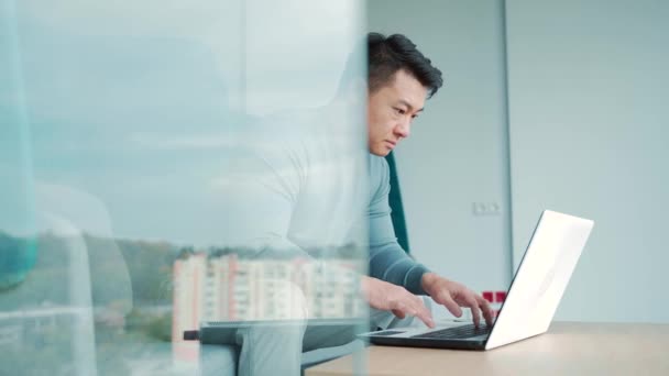 Asian Male Freelancer Working Laptop Modern Office Coworking Center Man — Vídeo de Stock