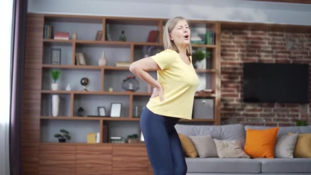 Senior Woman Back Pain Home Worried Upset Mature Female Feel — Stok video