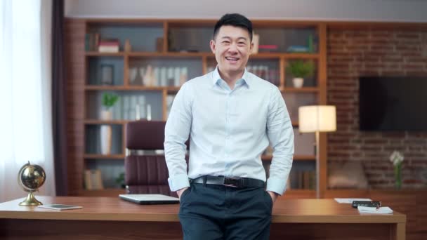 Close Portrait Happy Asian Guy Employee Entrepreneur Office Worker Shirt — стоковое видео