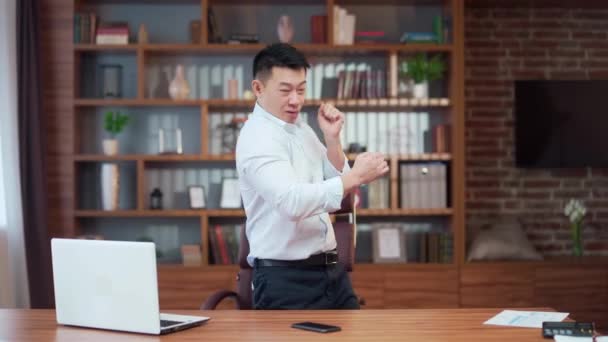 Cheerful Asian Businessman Dancing Office Work Funny Employee Entrepreneur Joyful — Stockvideo