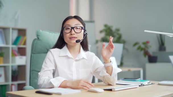 Head Shot Business Woman Wear Headset Sit Desk Look Camera — Vídeo de Stock