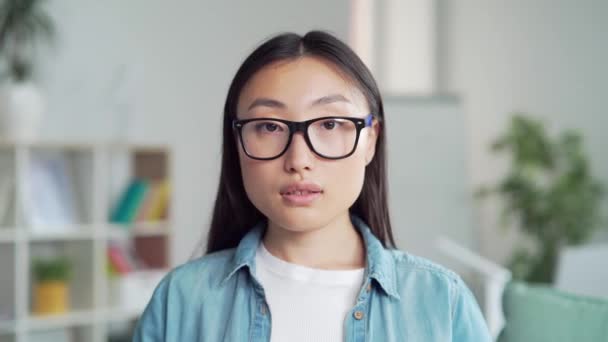 Serious Asian Woman Office Worker Glasses Standing Indoors Modern Office — Stockvideo