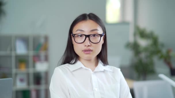 Closeup Portrait Asian Business Lady Formal Shirt Glasses Looking Camera — Video Stock