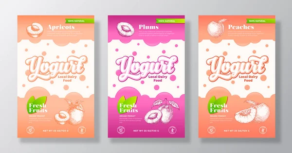 Frutta e bacche Set di modelli di etichette per yogurt. Astratto Vector Dairy Packaging Design Layout Collection. striscione moderno con albicocca disegnata a mano, pesca e susina schizzi sfondo isolato — Vettoriale Stock