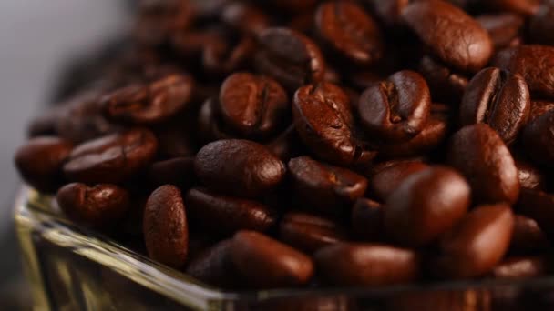 Tänd Några Svarta Kaffebönor Glasburk — Stockvideo