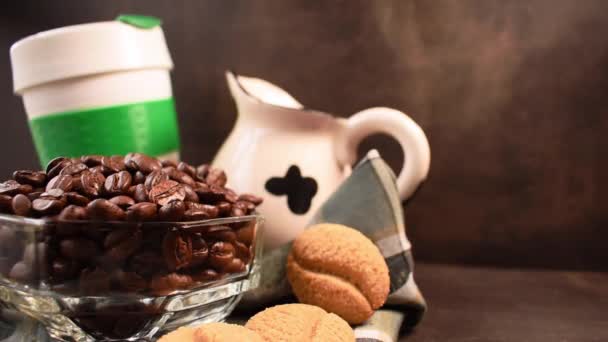 Chicchi Caffè Biscotti Brocca Latte Thermos Plastica Bevande Calde Lasciati — Video Stock