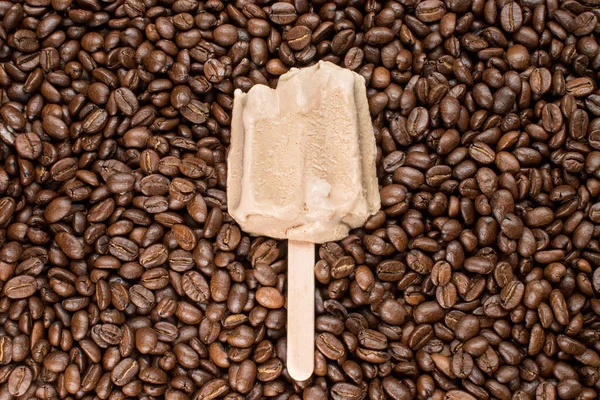 Kahve çekirdekli kahve dondurması.