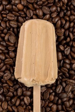 Kahve çekirdekli kahve dondurması.