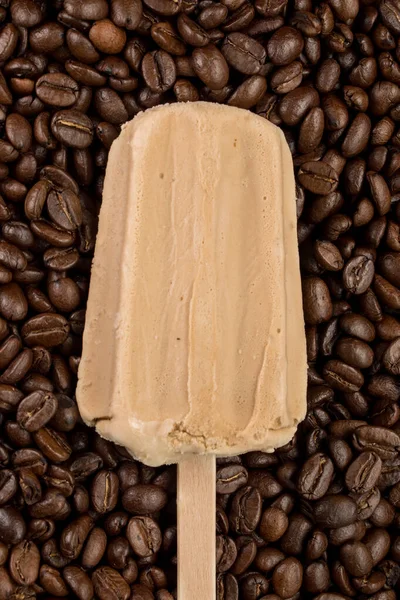 Kahve çekirdekli kahve dondurması.