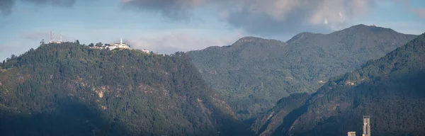 Bogota, Kolombiya 'daki manzara büyük dağlar