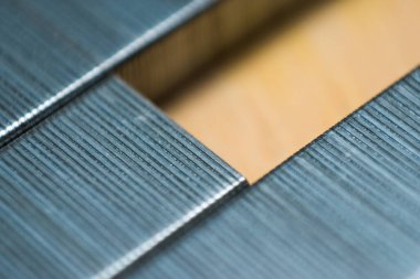 Arkaplan olarak bazı gümüş metal yapılar