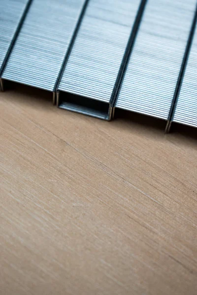 Arkaplan olarak bazı gümüş metal yapılar