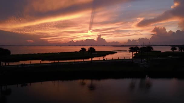 Zijwaarts Bewegen Silhouet Brug Van Silhouet Van Prachtige Zonsondergang Charleston — Stockvideo