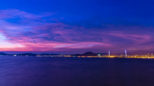 Schemering van victoria harbour, hong kong — Stockfoto