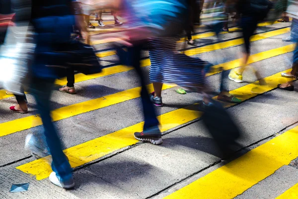 Fußgänger im Zentrum von Hongkong — Stockfoto