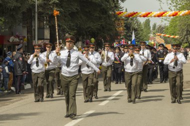 69 yıldönümü onuruna resmi geçit askeri orkestra