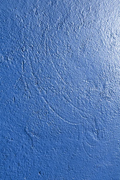 Durván vakolt fal festett kék színű — Stock Fotó