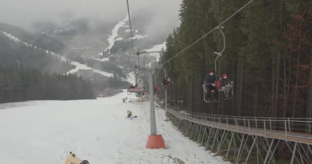 Bukovel, Ukraina - 25 december 2020: — Stockvideo