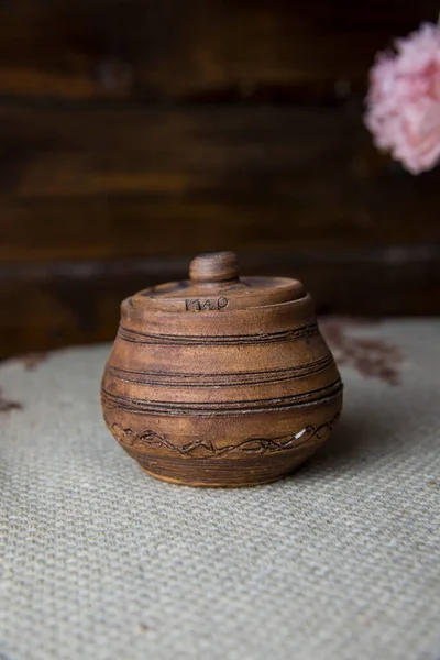 Ahşap arkaplanda esrar