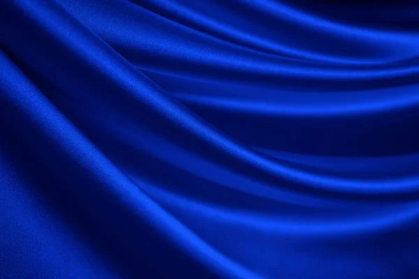 Синий Шелковый Атлас Мягкие Волнистые Складки Блестящая Ткань Роскошный Фон — стоковое фото
