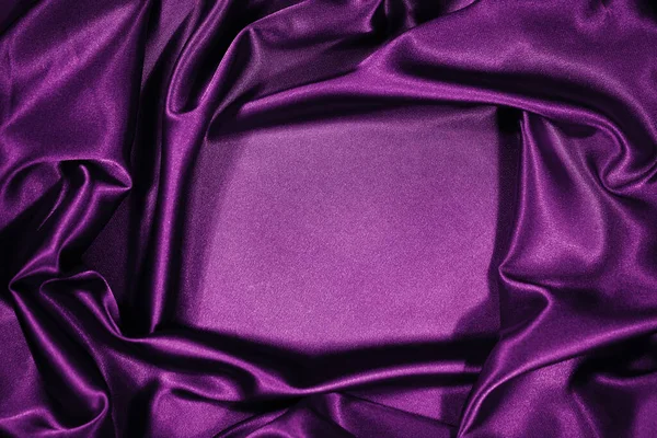 紫のマゼンタシルクサテンベルベット 美しい柔らかい波状の折り目 表のトップビュー 平置きだ デザイン モンタージュのためのコピースペースと光沢のある生地の背景 クリスマスバレンタイン — ストック写真