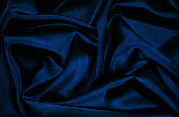 Satin Soie Bleu Noir Pliures Ondulées Surface Tissu Brillant Élégant Images De Stock Libres De Droits