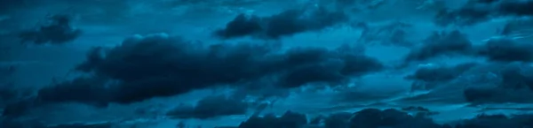 Хмари Нічному Небі Чорне Блакитне Небо Темний Вечірній Фон Неба — стокове фото