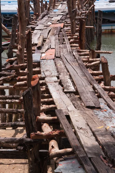 Oude houten pier — Stockfoto