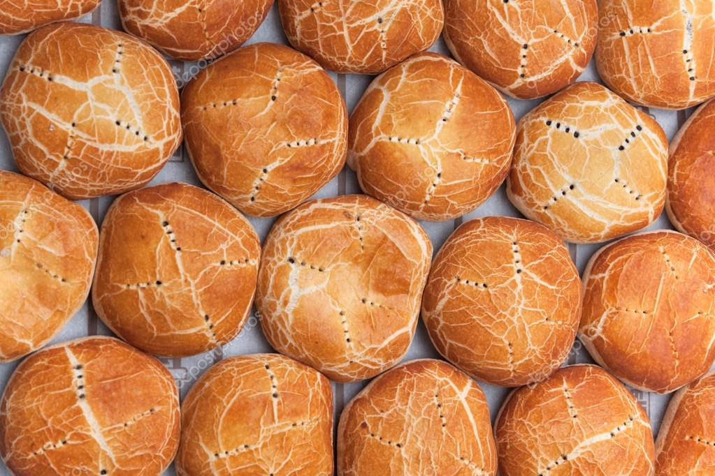 sweet dessert made with yeast dough &mdash;  照片