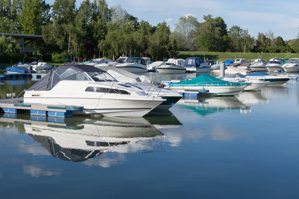 Motor boats in the harbor — Stock Photo, Image